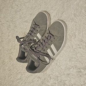 Adidas Sneakers